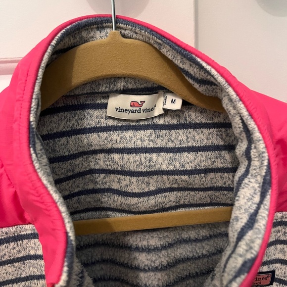 Vineyard Vines fleece limited edition pullover - size Medium - barely worn! - Picture 4 of 5